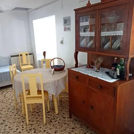 στου βάρδα, χώρα, Serifos Town