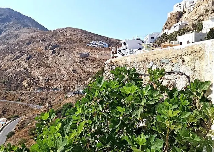 στου βάρδα, χώρα, Serifos Town